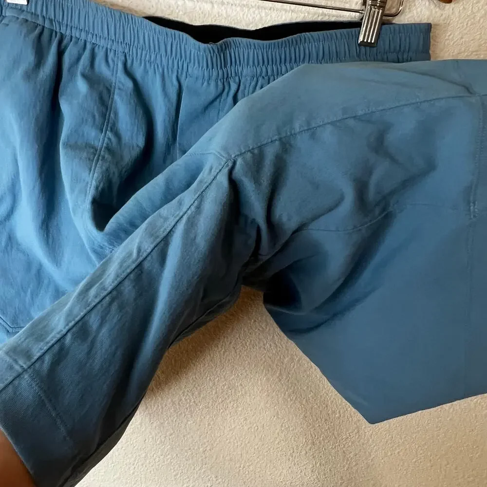 Lululemon Bowline 8” Shorts in blue MENS LARGE